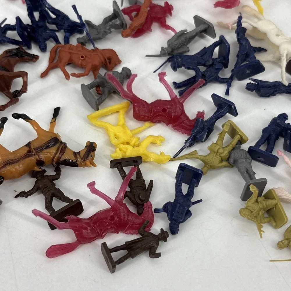 Vintage 1950s Cowboys Indians & Soldiers Plastic Toy Lot of 82 Miniature